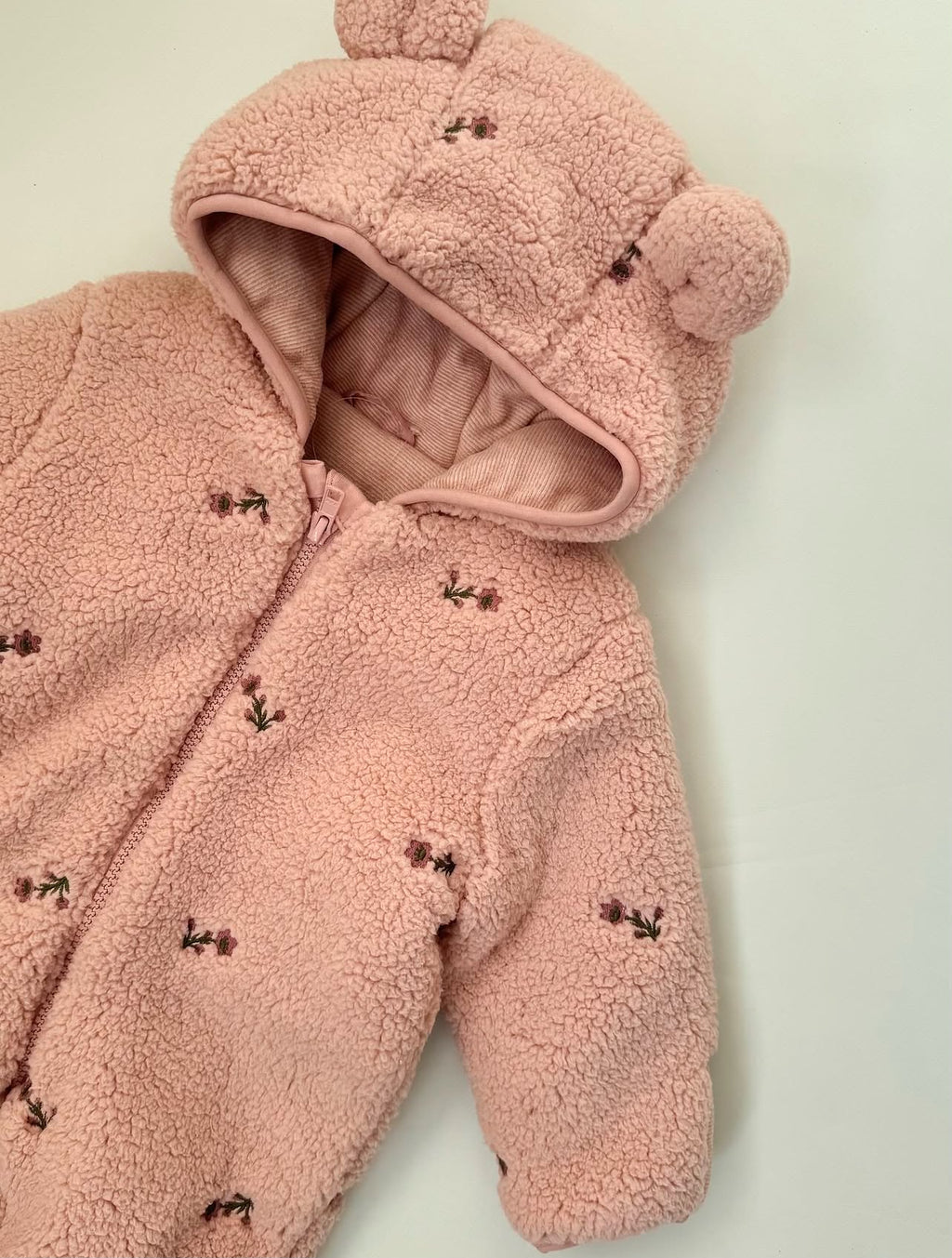 Skafander - Pink Embroidered
