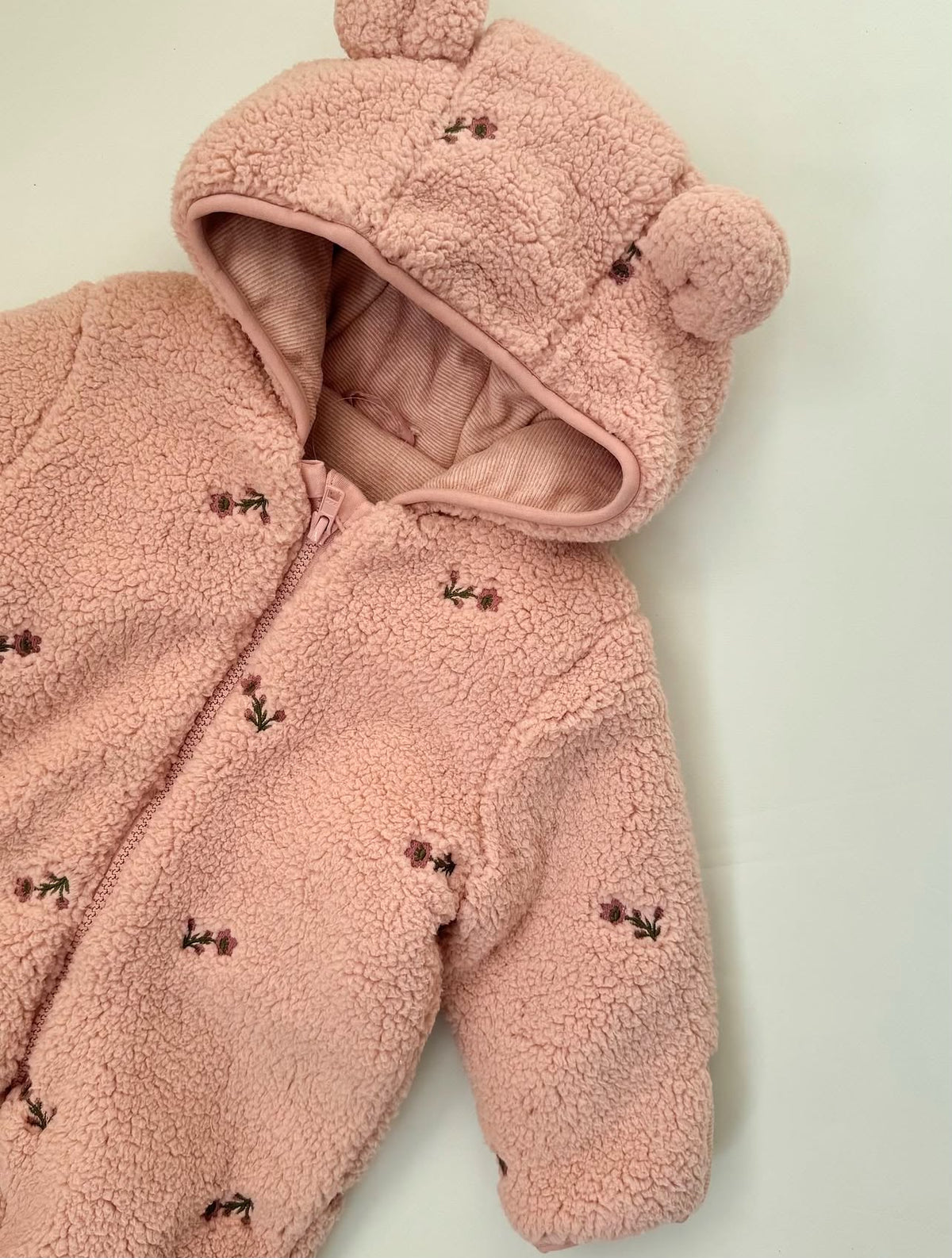 Skafander - Pink Embroidered