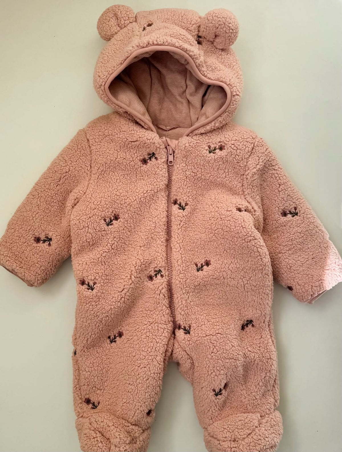 Skafander - Pink Embroidered